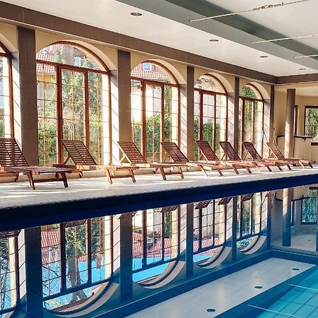 קרפאז' Hotel Konradowka Wellness & Spa - 300 Metrow Do Centrum מראה חיצוני תמונה