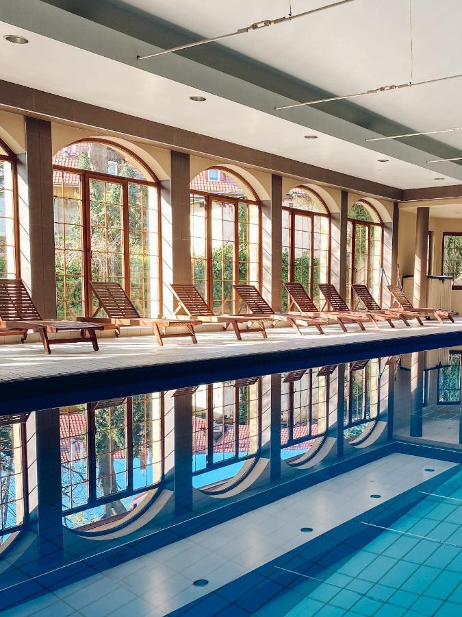 קרפאז' Hotel Konradowka Wellness & Spa - 300 Metrow Do Centrum מראה חיצוני תמונה