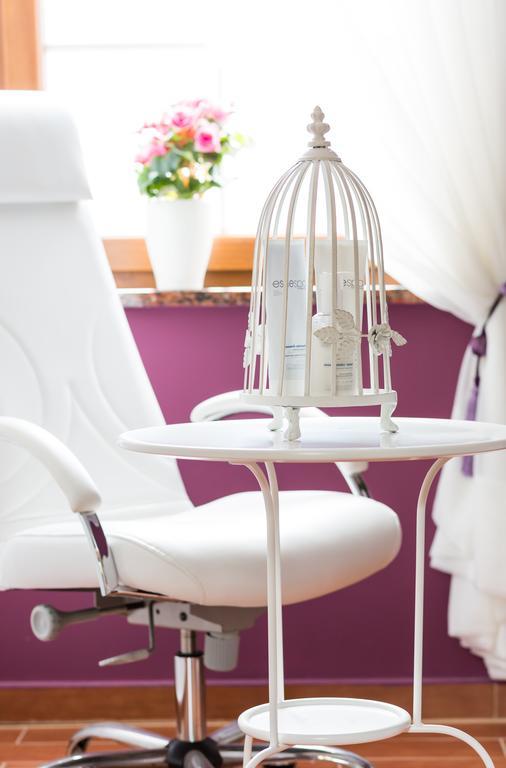 קרפאז' Hotel Konradowka Wellness & Spa - 300 Metrow Do Centrum מראה חיצוני תמונה
