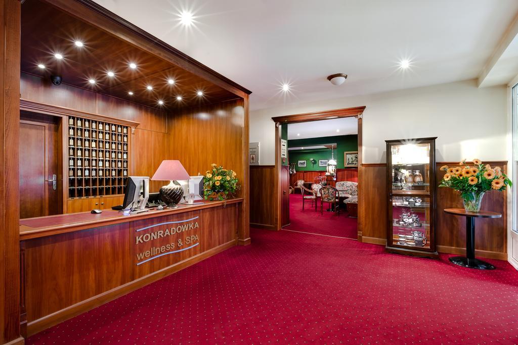 קרפאז' Hotel Konradowka Wellness & Spa - 300 Metrow Do Centrum מראה חיצוני תמונה