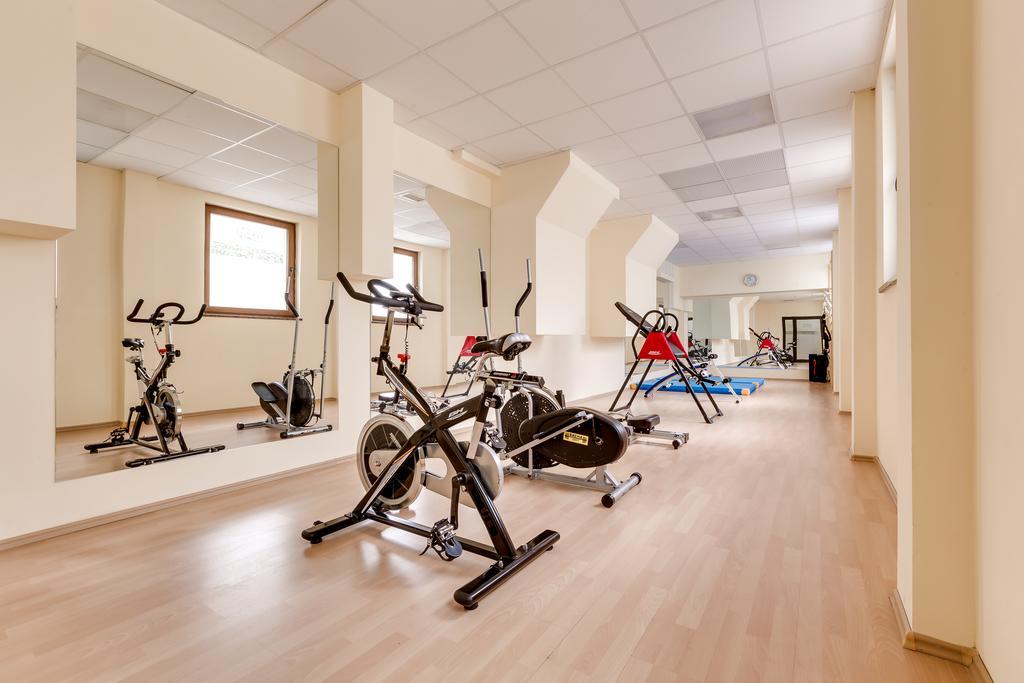 קרפאז' Hotel Konradowka Wellness & Spa - 300 Metrow Do Centrum מראה חיצוני תמונה