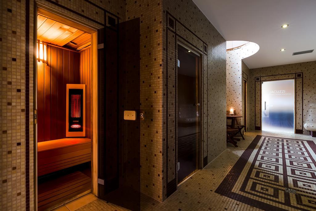 קרפאז' Hotel Konradowka Wellness & Spa - 300 Metrow Do Centrum מראה חיצוני תמונה