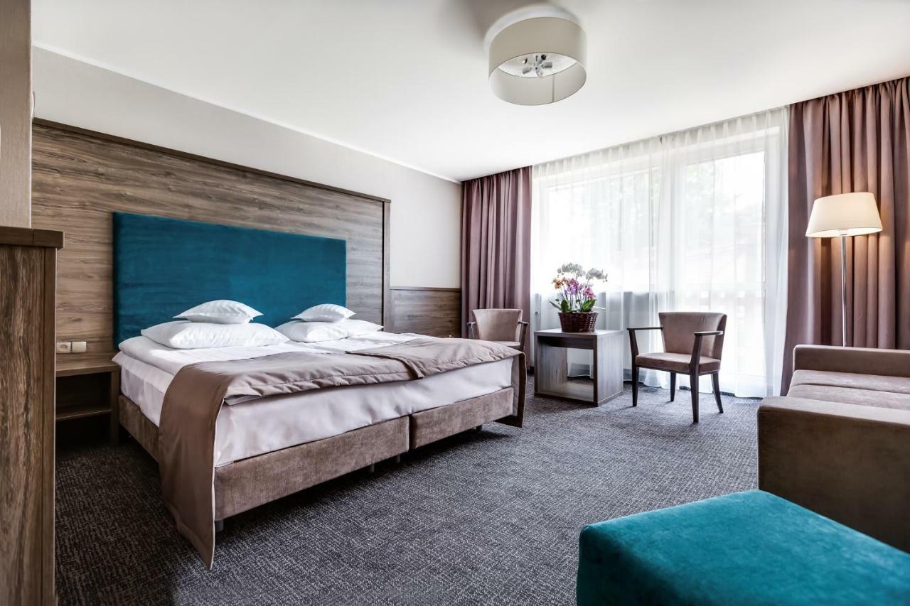קרפאז' Hotel Konradowka Wellness & Spa - 300 Metrow Do Centrum מראה חיצוני תמונה